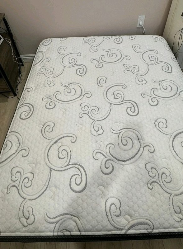 White Gray Abstract Print Mattress for Bedroom, Rectangle Shape