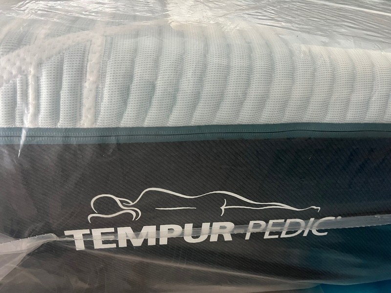 TempurPedic PRO ADAPT FIRM 2.0 QUEEN MATTRESS 2025 NEW CLEARANCE FAST SHIPPING gallery
