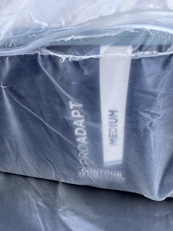 Tempur-pedic mattress Pro Adapt Medium Contour Tech Twin XL/Split CK ex-display.