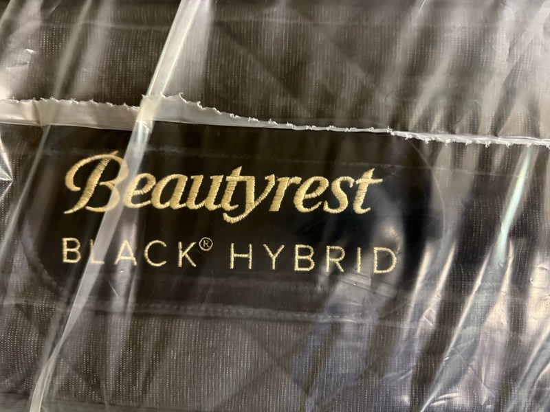 SIMMONS BEAUTYREST BLACK QUEEN HYBRID SERIES 2 MEDIUM APEX PILLOWTOP NEW 2025