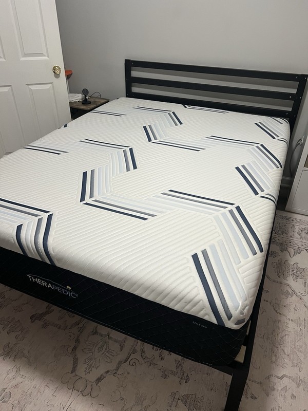 Therapedic Milford Queen Firm Mattress Quilted Fabric Cover Geometric Pattern